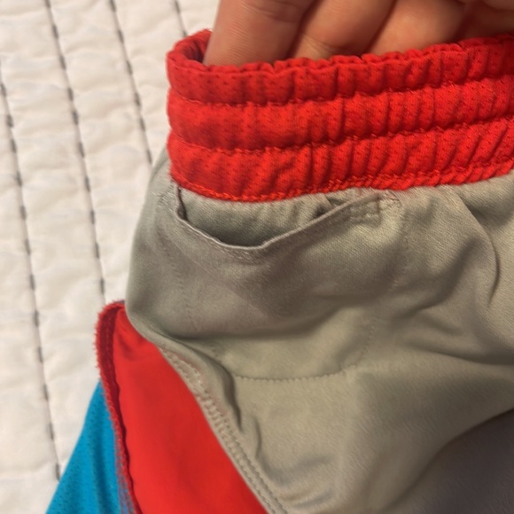 Nike shorts, lined, size small - Picture 6 of 7